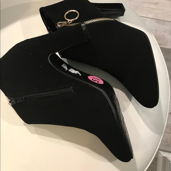 Impo black ankle bootie size 5 1/2 - Picture 6 of 8